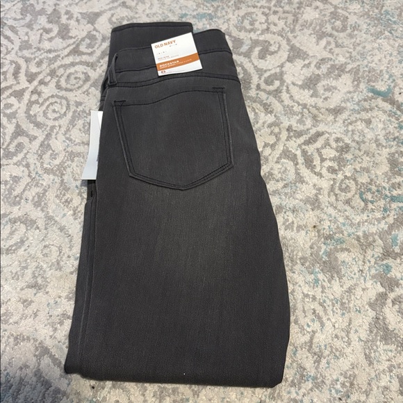Old Navy • Rockstar 24/7 Super Skinny Jeans - Picture 4 of 8